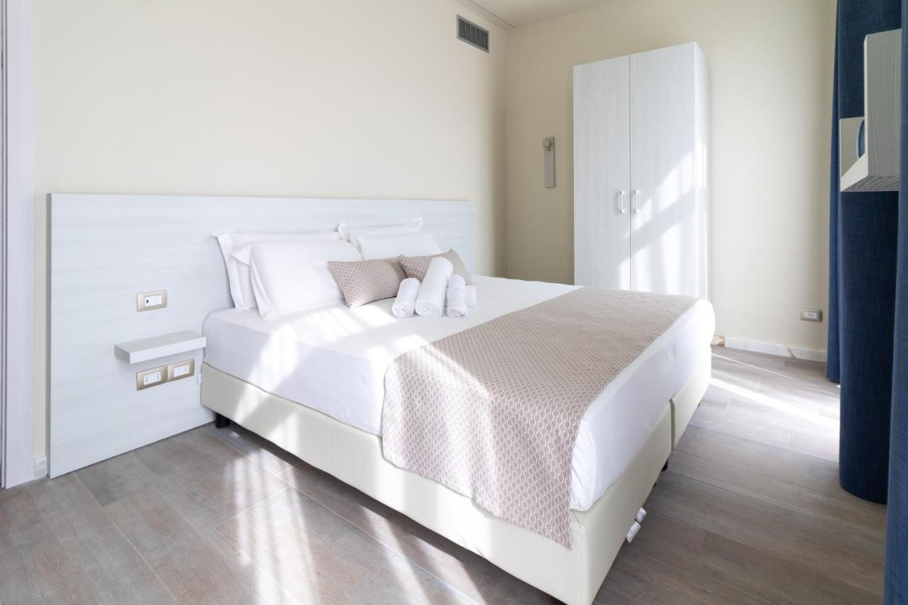 Doride Suites Boutique Hotel 马瑞纳迪卡拉拉 外观 照片