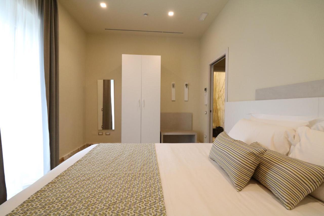 Doride Suites Boutique Hotel 马瑞纳迪卡拉拉 外观 照片