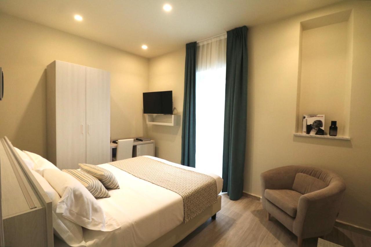 Doride Suites Boutique Hotel 马瑞纳迪卡拉拉 外观 照片