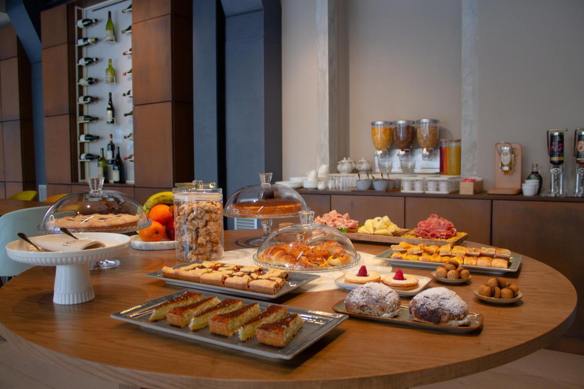 Doride Suites Boutique Hotel 马瑞纳迪卡拉拉 外观 照片