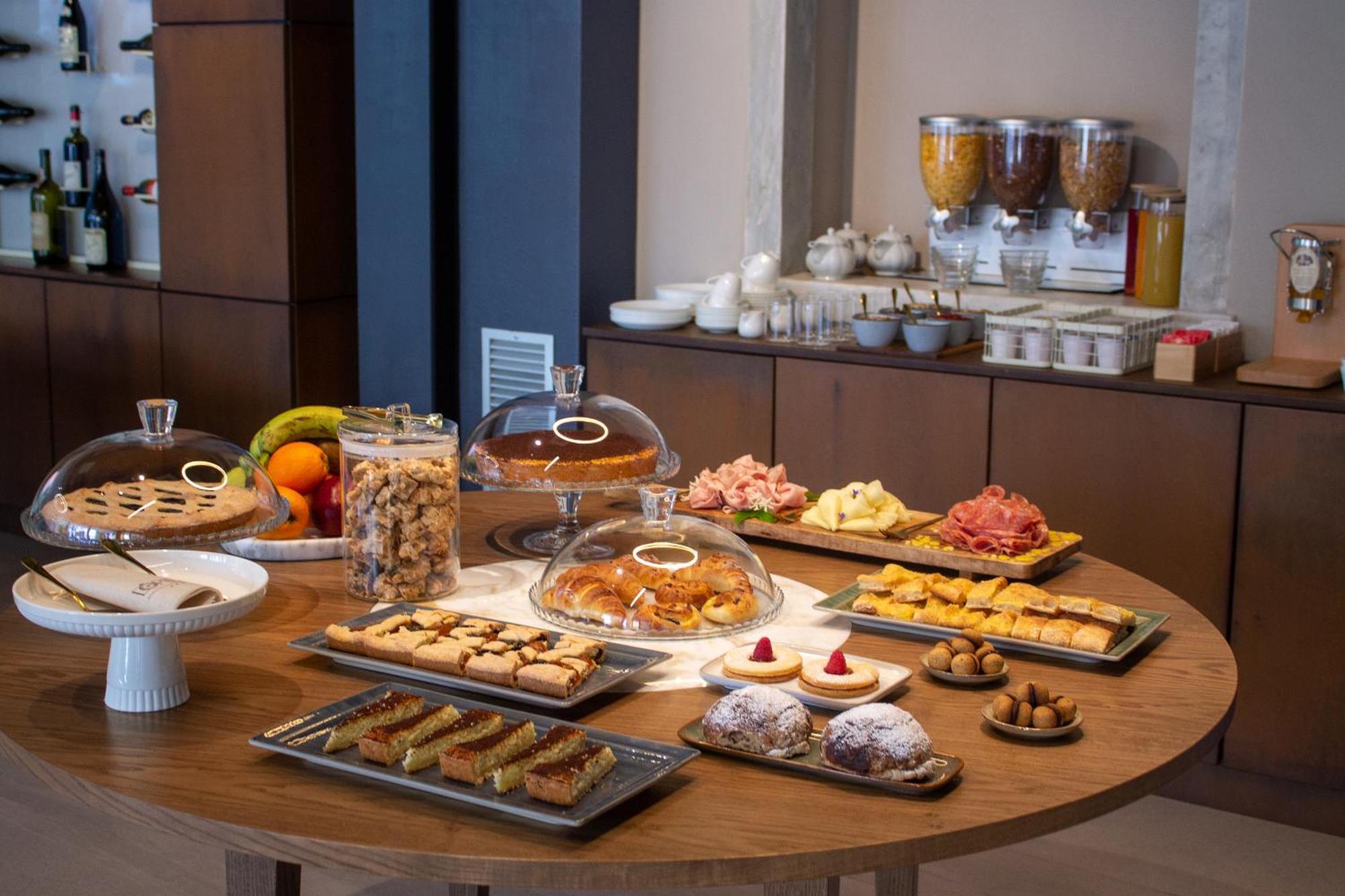 Doride Suites Boutique Hotel 马瑞纳迪卡拉拉 外观 照片
